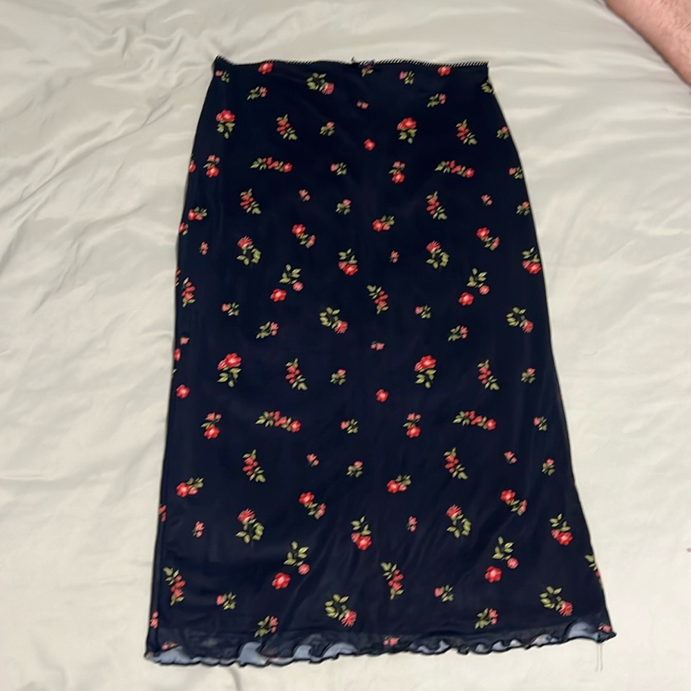 Mid length skirt